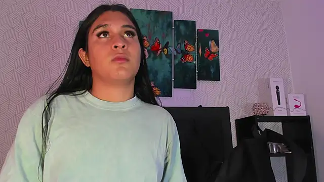 Selena fox7 online show from 10/19/25, 04:04