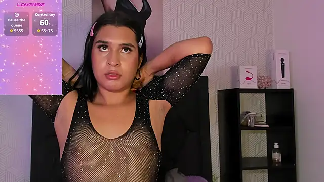 Selena fox7 online show from 11/07/25, 03:33