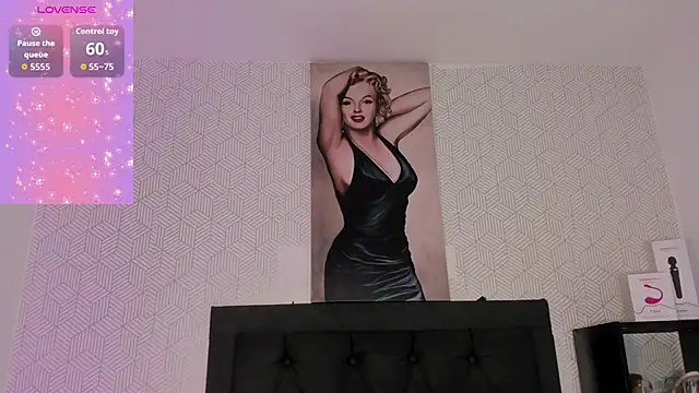 Selena fox7 online show from 12/05/25, 04:22