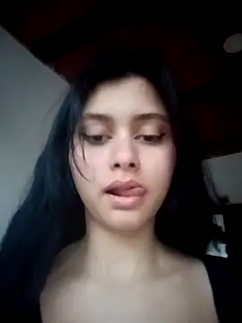 CHLOE ISABELL online show from 12/13/25, 08:04