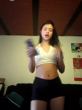 CHLOE ISABELL online show from 10/16/25, 06:27