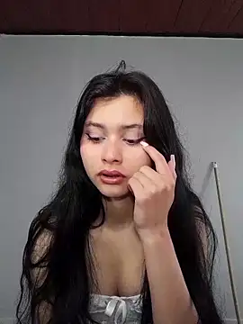 CHLOE ISABELL online show from 10/05/25, 05:58