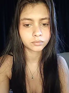 Snapshot of CHLOE_ISABELL chatting on 06/03/26, 01:06 CHLOE ISABELL online show from 06/03/26, 01:06