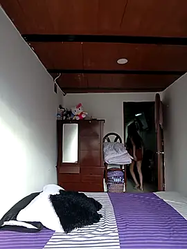 CHLOE ISABELL online show from 03/11/26, 12:10