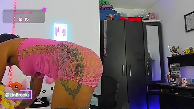 Annaa Brooks online show from 11/06/25, 11:20