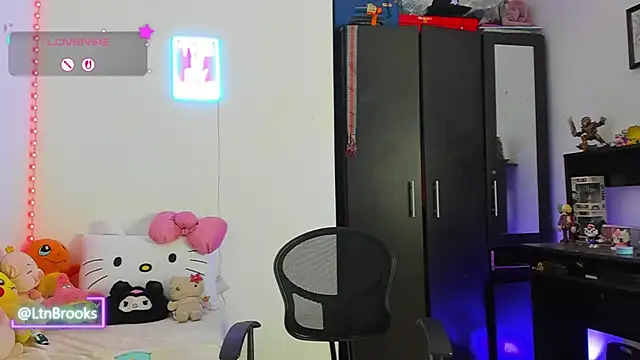 Annaa Brooks online show from 11/05/25, 01:09