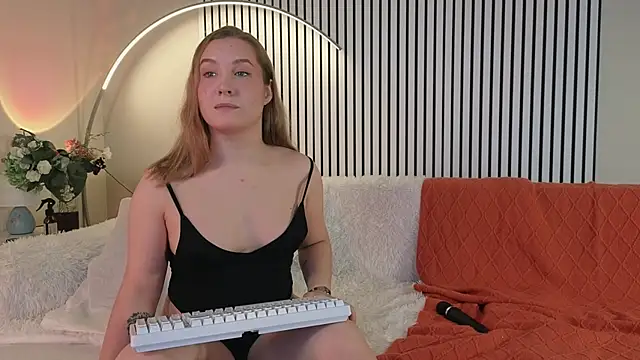 Saint Vicious online show from 10/21/25, 08:19