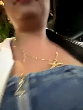 Snapshot of _JuliSweet_ chatting on 12/02/25, 05:31 JuliSweet online show from 12/02/25, 05:31