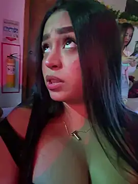 Snapshot of _JuliSweet_ chatting on 11/16/25, 02:49 JuliSweet online show from 11/16/25, 02:49