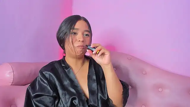 Snapshot of _JuliSweet_ chatting on 09/23/25, 12:17 JuliSweet online show from 09/23/25, 12:17