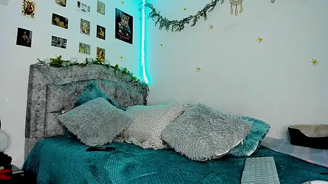 Snapshot of roxxystar_ chatting on 03/09/25, 02:07 roxxystar online show from 03/09/25, 02:07
