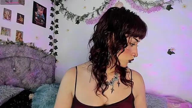 Snapshot of roxxystar_ chatting on 10/24/25, 01:04 roxxystar online show from 10/24/25, 01:04