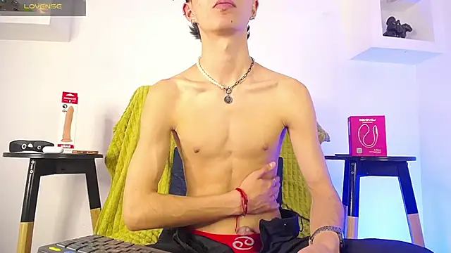 MaikyCooper online show from 09/12/25, 08:41