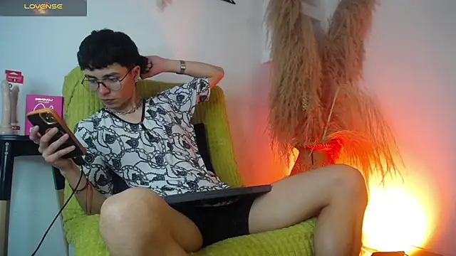 MaikyCooper online show from 09/10/25, 03:55