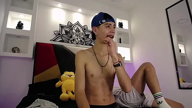 MaikyCooper online show from 02/26/25, 07:34