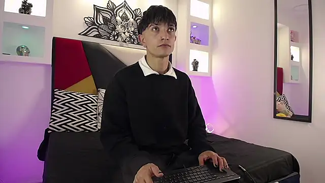 MaikyCooper online show from 03/09/25, 05:33