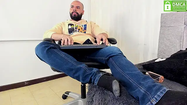 Luke Diaz7 online show from 12/20/25, 04:37