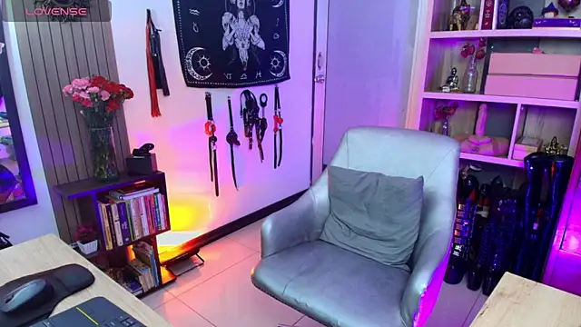 saralovens online show from 02/04/26, 01:33