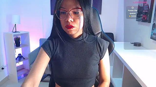 Snapshot of Katelady chatting on 09/19/25, 11:03 Katelady online show from 09/19/25, 11:03