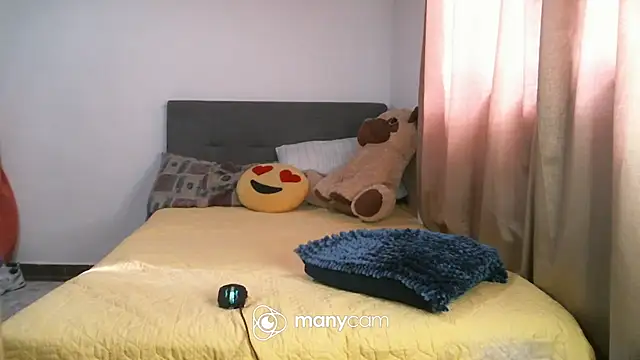 Snapshot of Evy_conor chatting on 03/03/25, 02:28 Evy conor online show from 03/03/25, 02:28