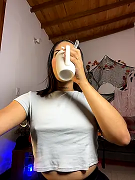 Maryybellax online show from 10/20/25, 01:40