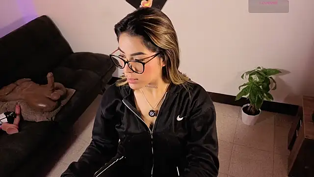 Maryybellax online show from 04/06/26, 12:06