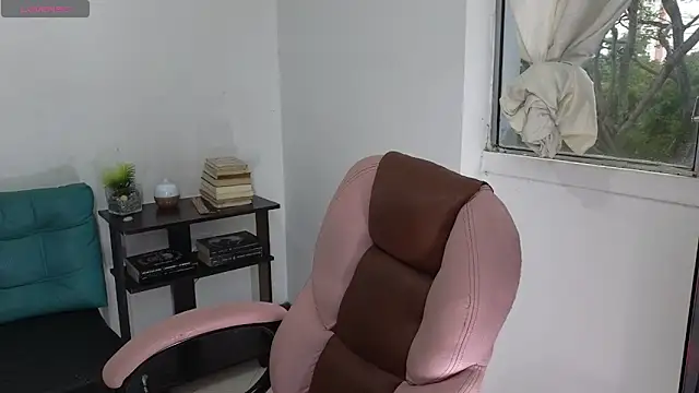 atenea 02 love online show from 05/25/26, 10:08