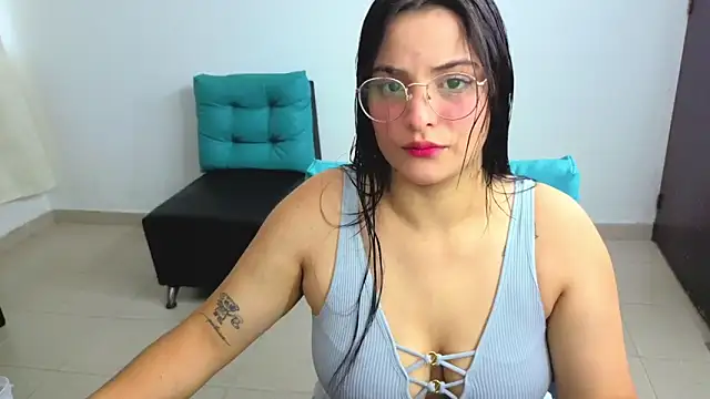 atenea 02 love online show from 10/28/25, 10:09