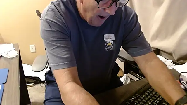 olderandwiser2 online show from 09/09/25, 04:22