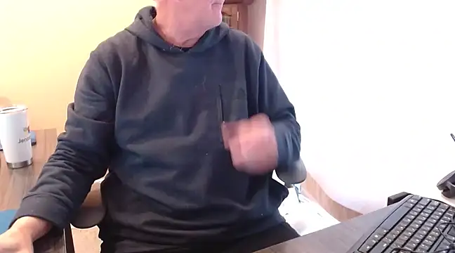 olderandwiser2 online show from 02/25/25, 04:57