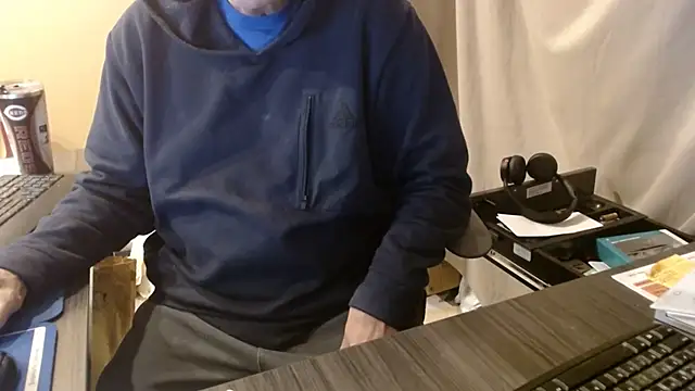 olderandwiser2 online show from 11/23/25, 04:33