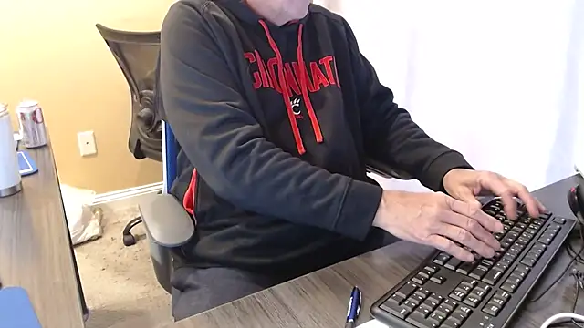 olderandwiser2 online show from 03/05/25, 10:43