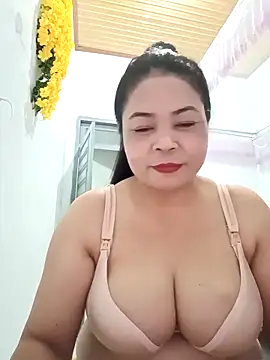 Snapshot of Baby-bigtits2024 chatting on 03/17/25, 01:29 Baby-bigtits2024 online show from 03/17/25, 01:29