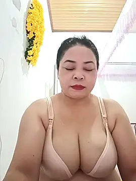 Snapshot of Baby-bigtits2024 chatting on 02/16/25, 01:03 Baby-bigtits2024 online show from 02/16/25, 01:03