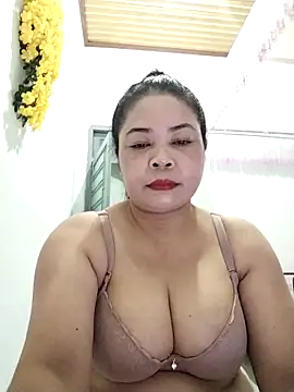 Snapshot of Baby-bigtits2024 chatting on 03/11/25, 12:06 Baby-bigtits2024 online show from 03/11/25, 12:06