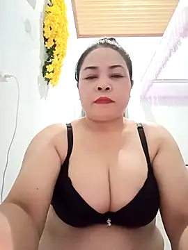 Snapshot of Baby-bigtits2024 chatting on 02/24/25, 01:21 Baby-bigtits2024 online show from 02/24/25, 01:21
