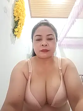 Snapshot of Baby-bigtits2024 chatting on 03/13/25, 12:56 Baby-bigtits2024 online show from 03/13/25, 12:56