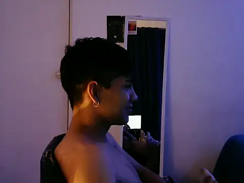 Snapshot of shadowsofgarden chatting on 12/13/25, 08:37 shadowsofgarden online show from 12/13/25, 08:37