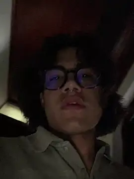 Snapshot of shadowsofgarden chatting on 02/20/25, 02:46 shadowsofgarden online show from 02/20/25, 02:46