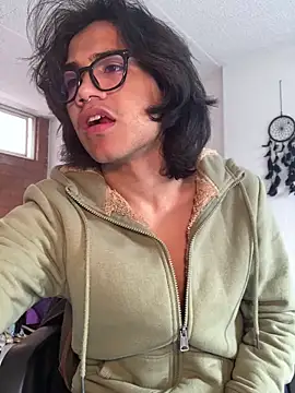 Snapshot of shadowsofgarden chatting on 03/04/25, 02:21 shadowsofgarden online show from 03/04/25, 02:21