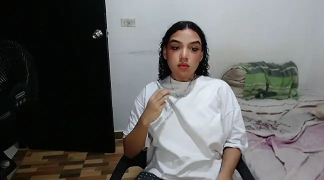 Majo BigTits online show from 03/12/25, 02:20