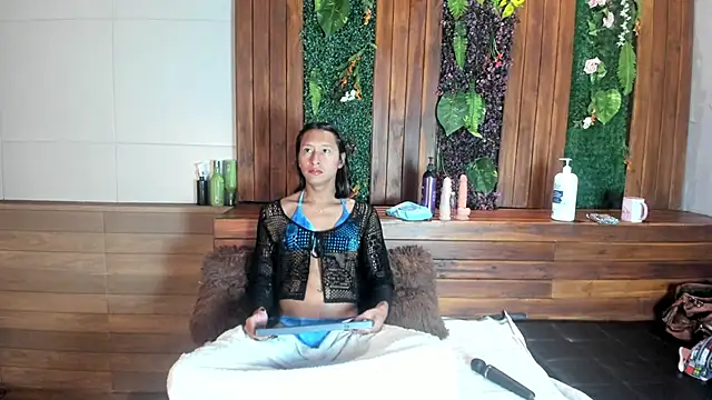 Georgina Palacios  online show from 12/14/25, 03:35