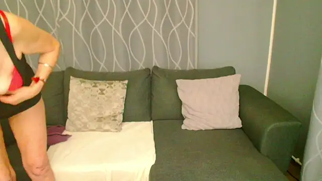 adeleadison online show from 11/18/25, 05:11