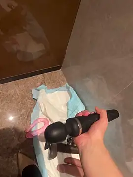 Mia-77 online show from 11/29/25, 09:42