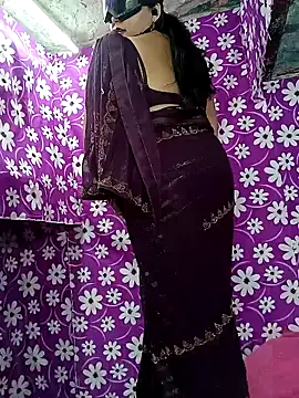 Snapshot of seetatiwari chatting on 02/15/25, 04:01 seetatiwari online show from 02/15/25, 04:01