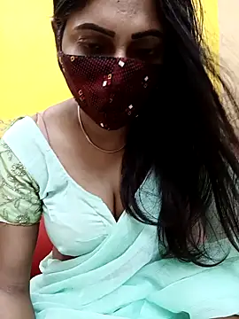 Snapshot of Thamarai28 chatting on 09/13/25, 11:43 Thamarai28 online show from 09/13/25, 11:43