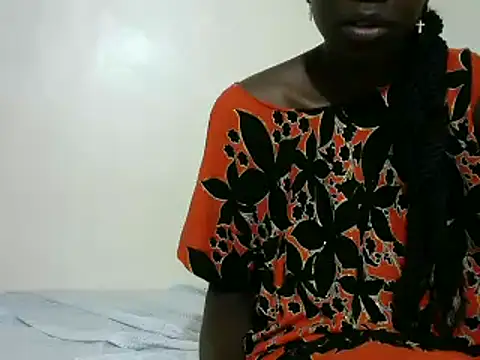 Snapshot of SweetTeaseX chatting on 02/08/25, 10:40 SweetTeaseX online show from 02/08/25, 10:40