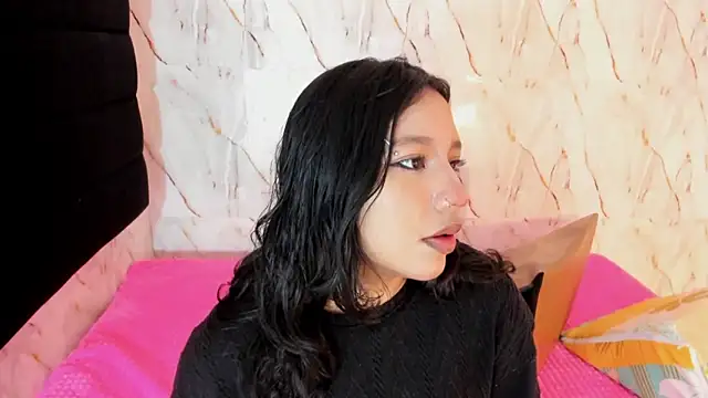 ParanoidTemptaion  online show from 11/08/25, 12:20