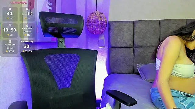 elizabeth 20 online show from 10/13/25, 07:48