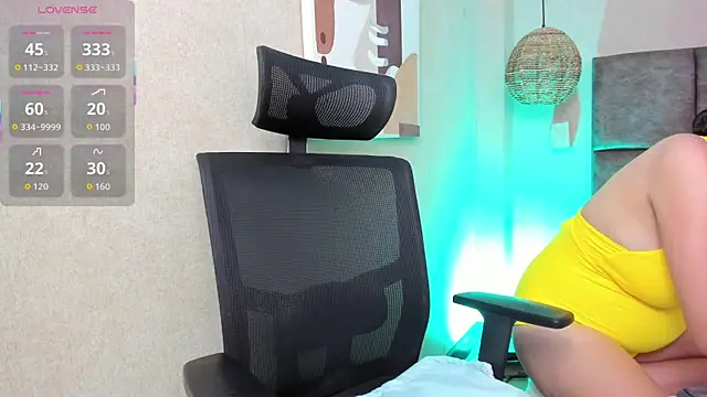 elizabeth 20 online show from 10/21/25, 06:51